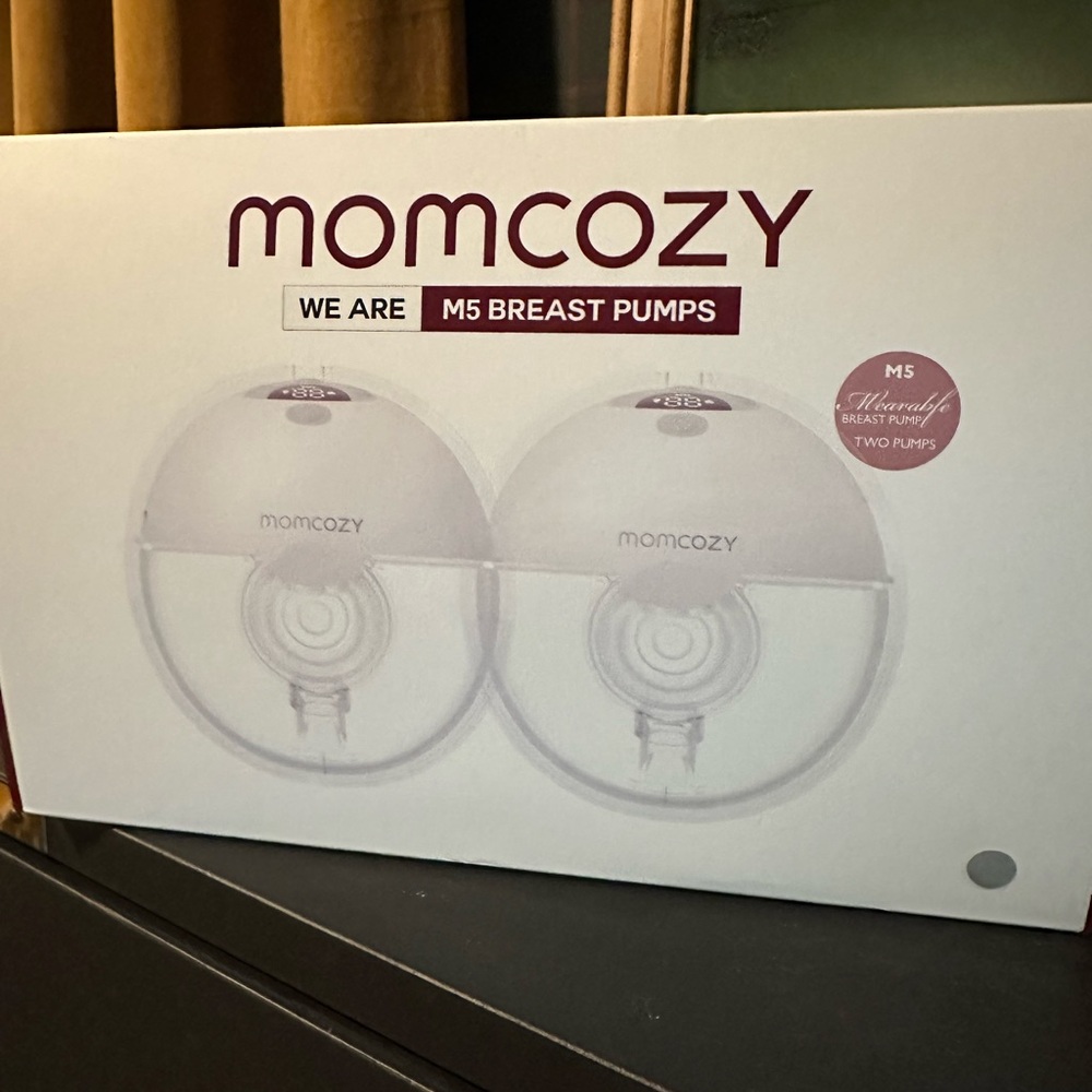 Momcozy M5 Breast Pumps - White